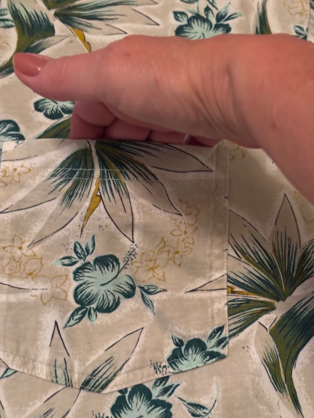 Tommy Bahama Men's Shirt - Picture 4 of 5